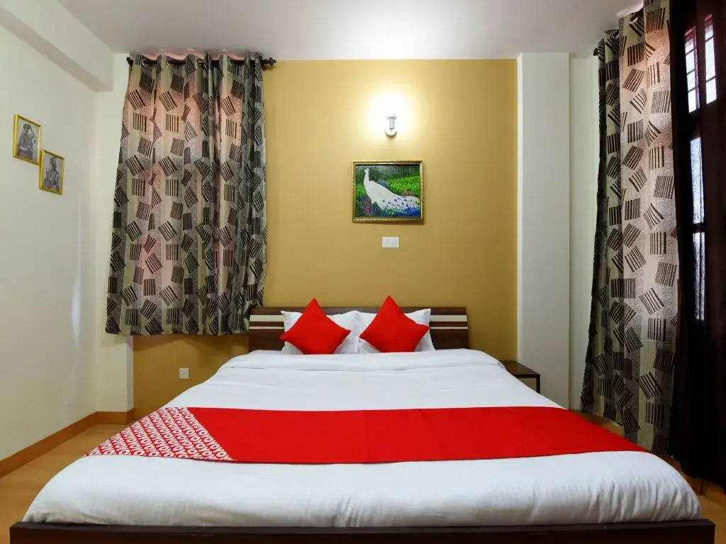 OYO 14122 Home Modern 2BHK Hills View Himuda Colony Kasumptti