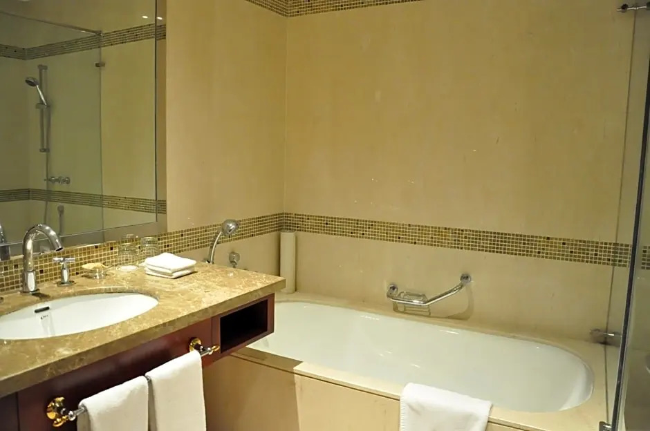 Qingdao Jinshan We+ Holiday Apartment (Wusi Square)