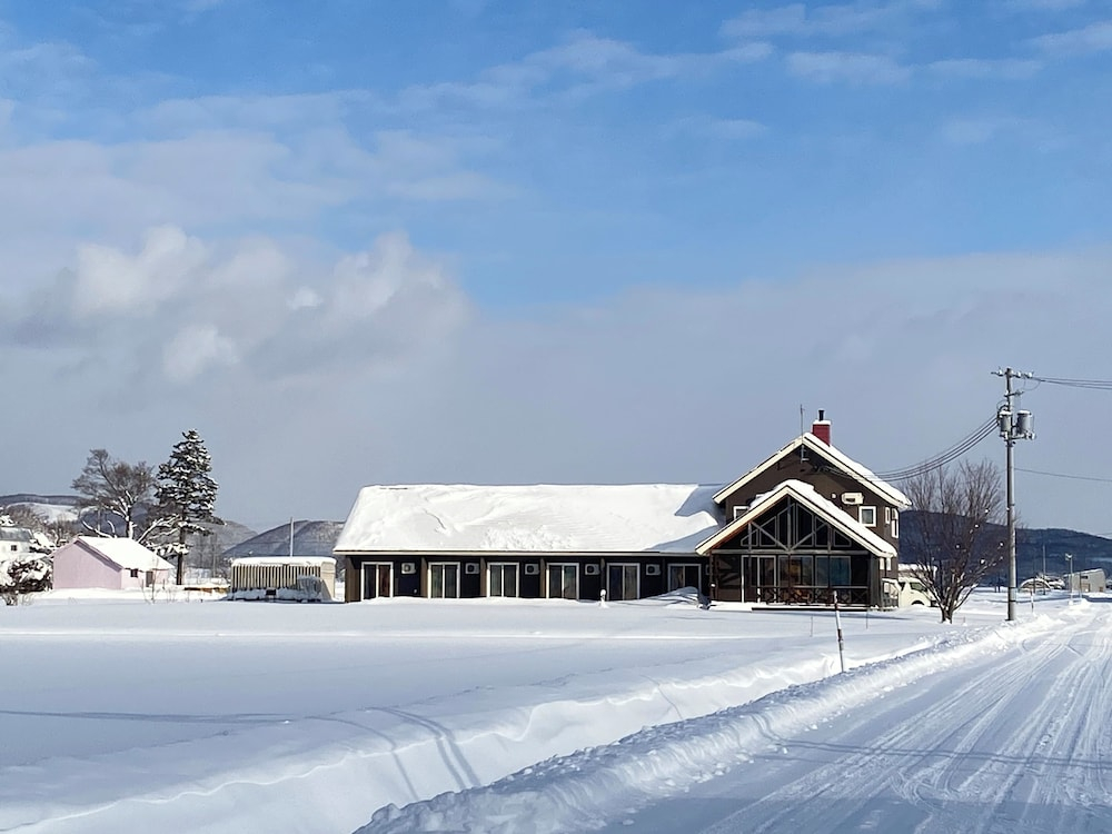 Akayane Lodge by H2 Life