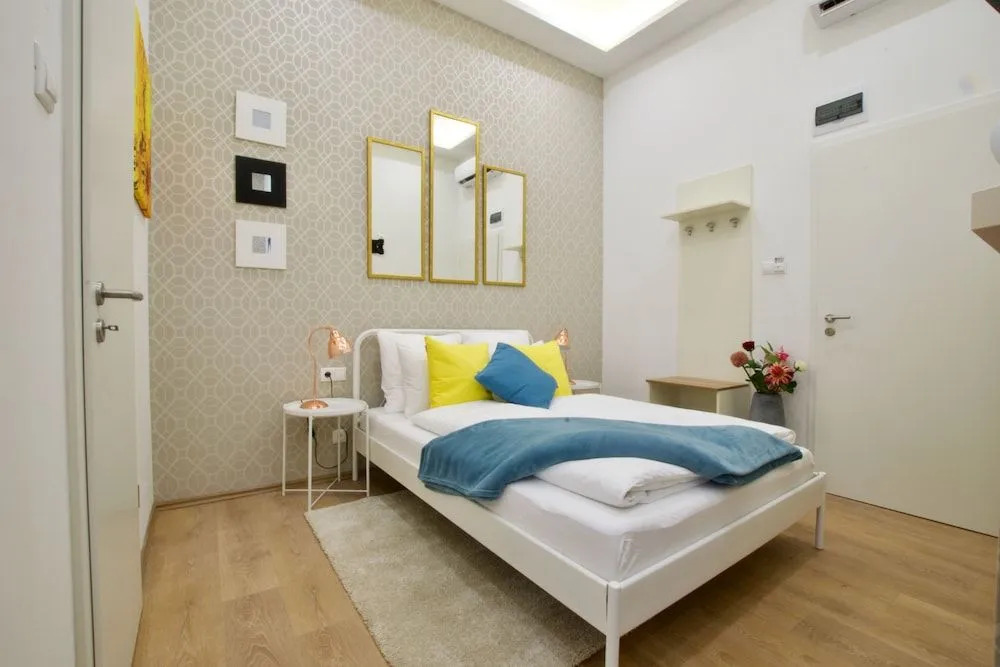 St King 11 Rooms by Staymood Holidays