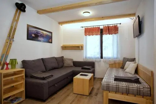 Hostgost at Čupino Sokače
