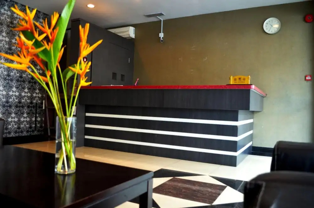 Lintas Plaza Hotel