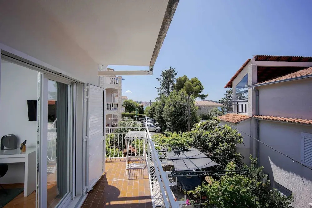 Elegant Tranquil Okrug Gornji Apartments