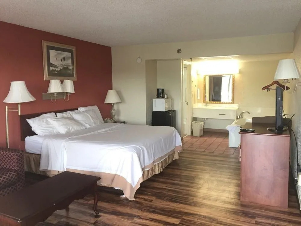 Rodeway Inn On The Parkway