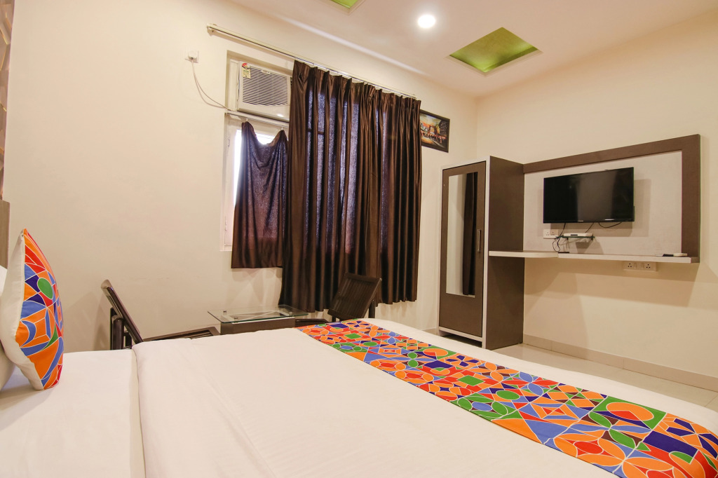 FabHotel Rosewood Inn