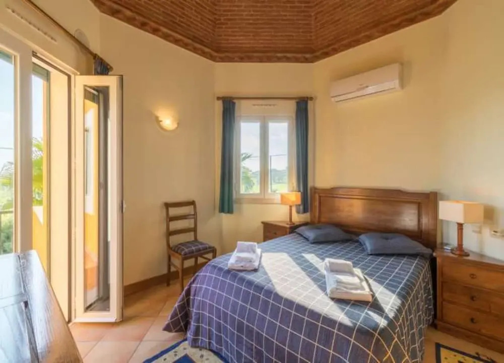 Villa - 4 Bedrooms with Pool and WiFi - 102546