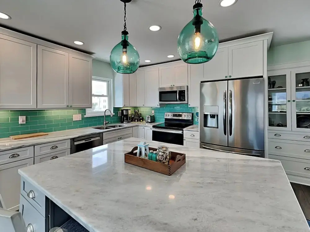 Salty Seahorse by Topsail Realty