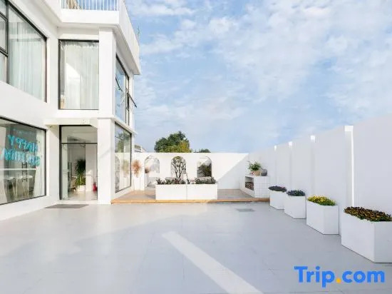 Yubai phase I B & B (Shanghai international tourist resort)