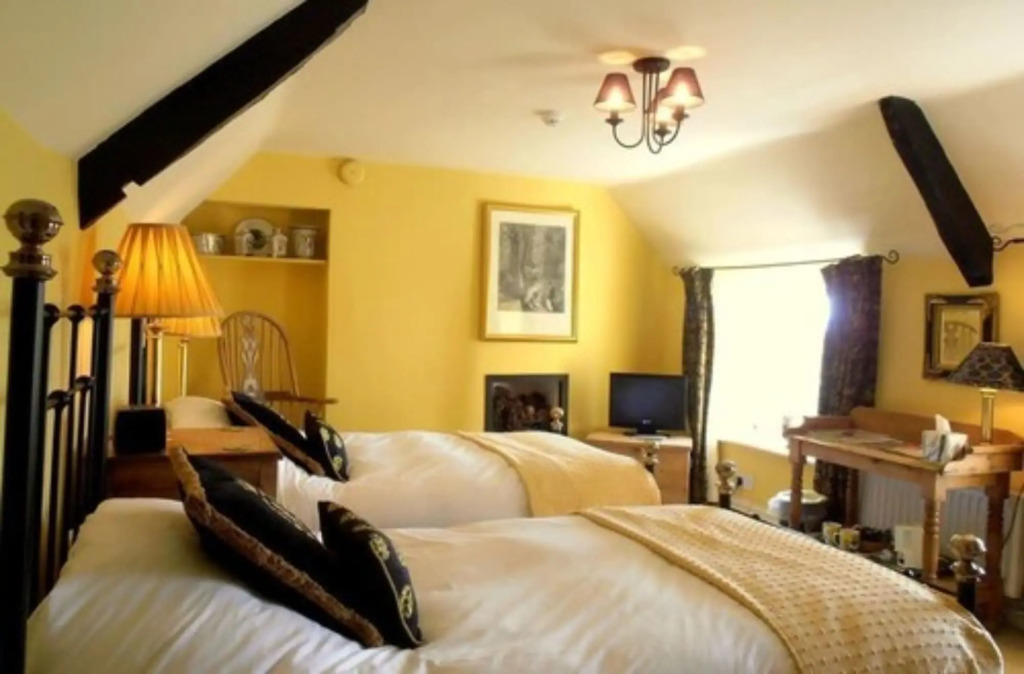The Hunters Rest Inn
