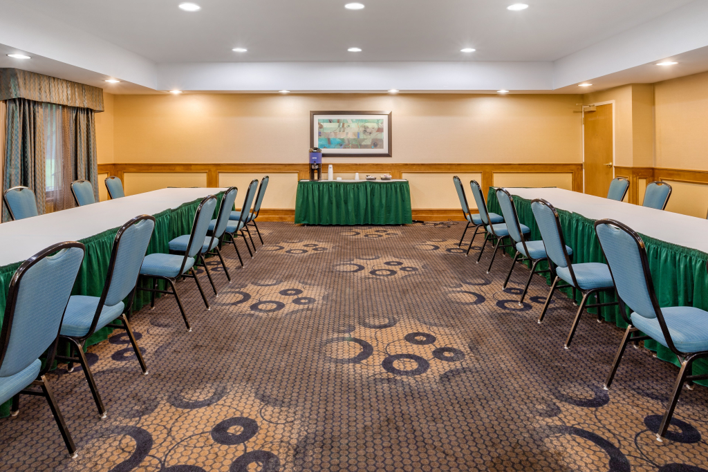 Holiday Inn Express Hotel & Suites Canton by IHG