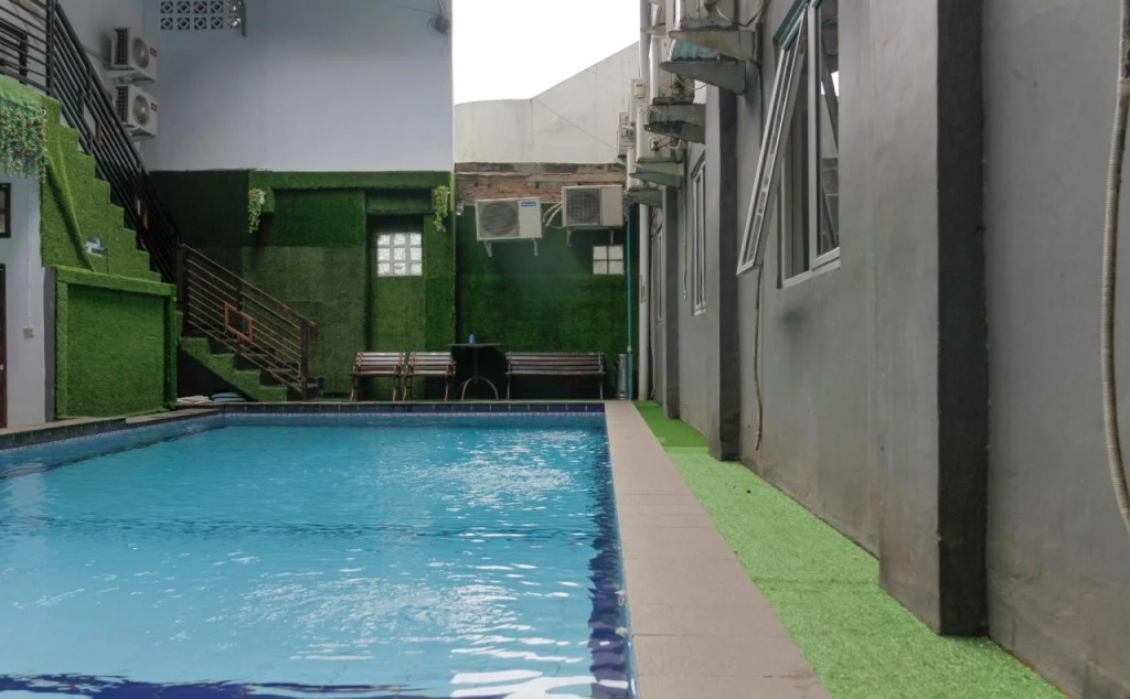 RedDoorz Plus near Budi Luhur University Jakarta