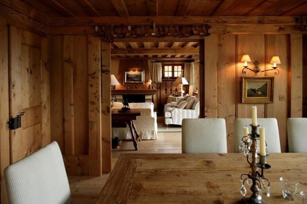 Cozy fully serviced Twin Chalets