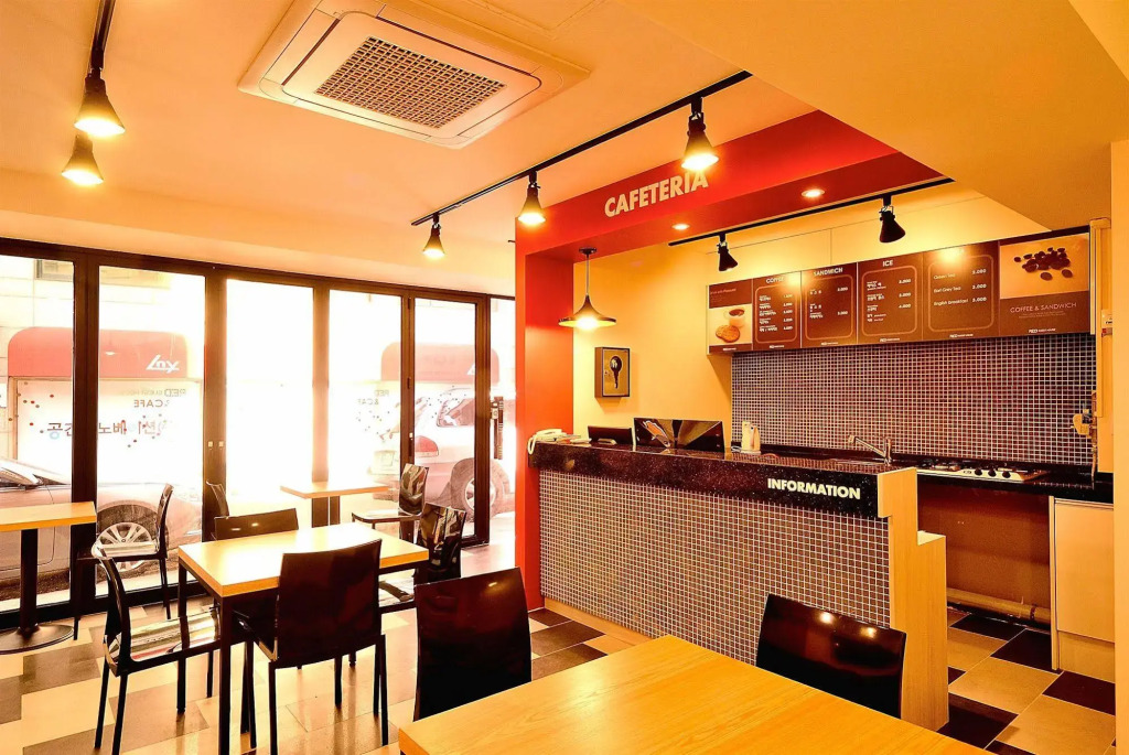 Red Guesthouse