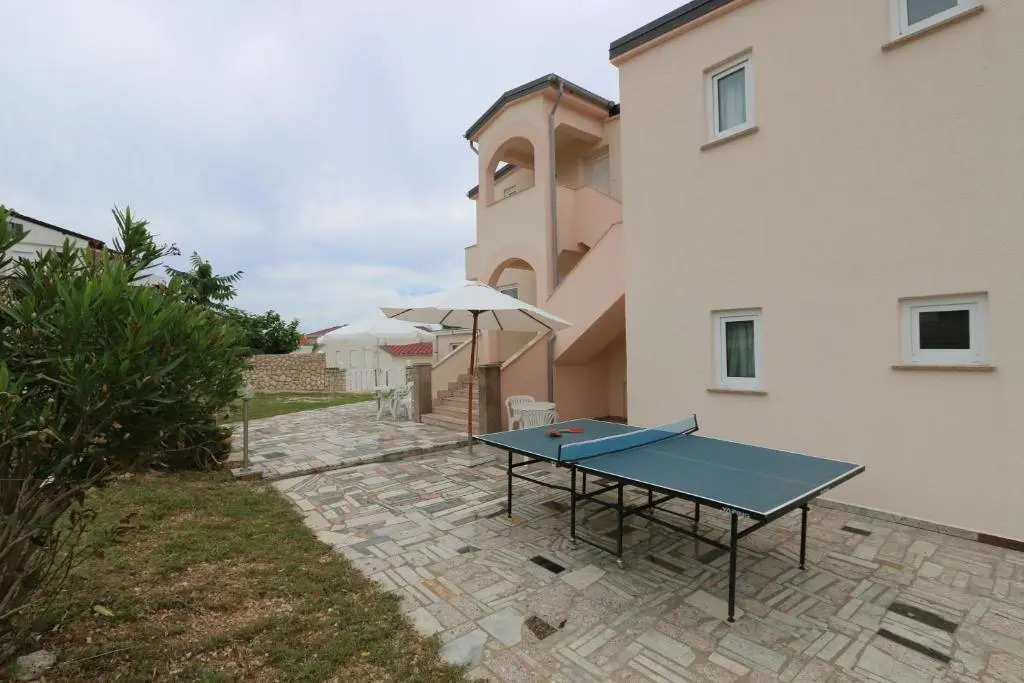 Apartments with a parking space Stara Novalja, Pag - 18860