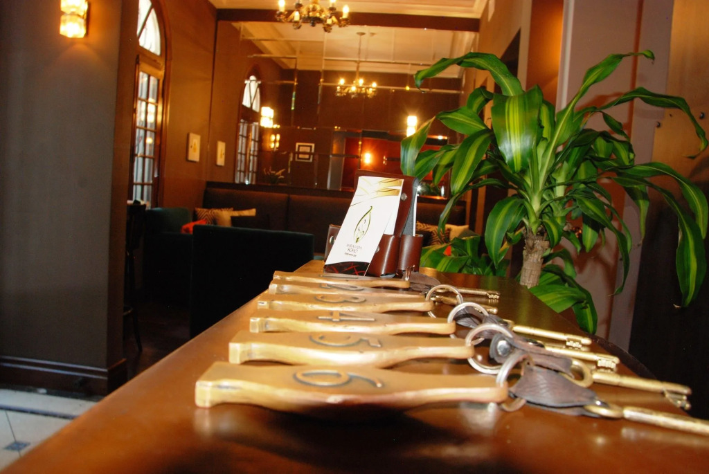 Miravida Soho Hotel & Wine Bar