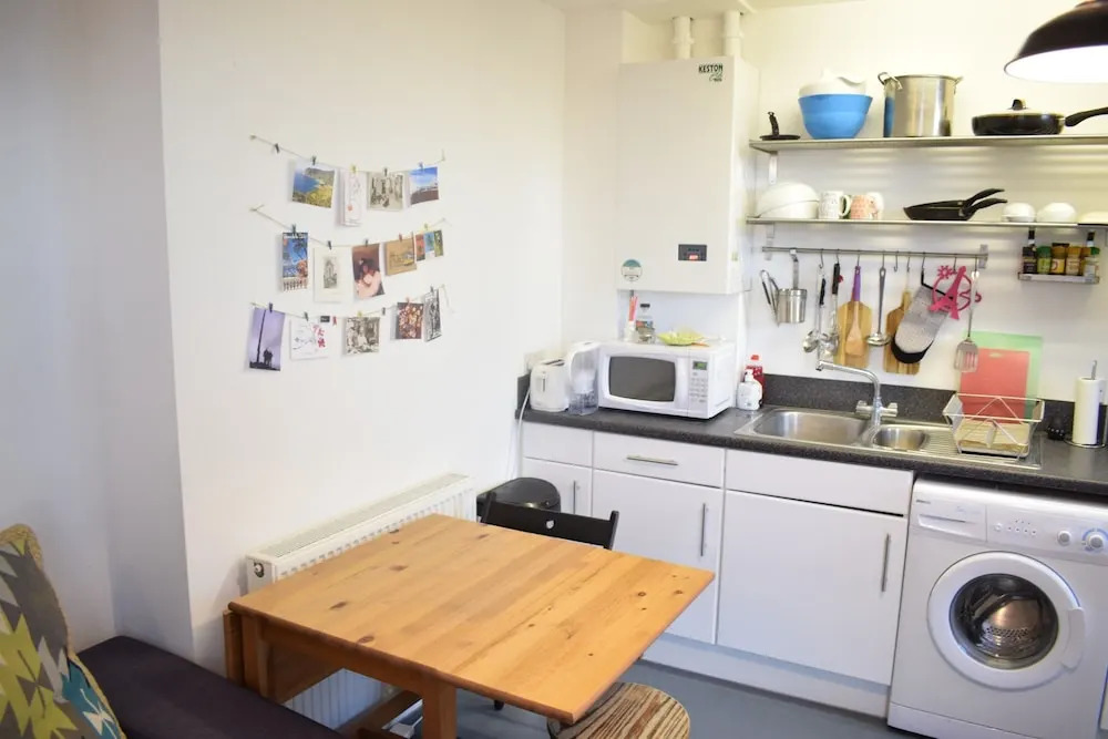 1 Bedroom Apartment With River View Roof Terrace Sleeps 2