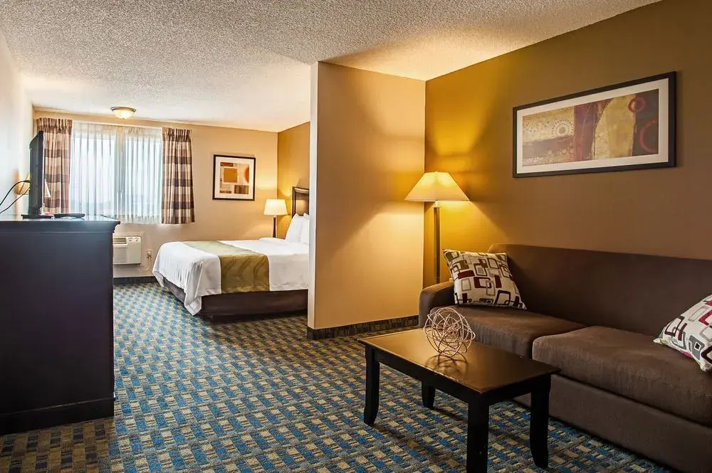 Quality Inn & Suites Pacific Seattle