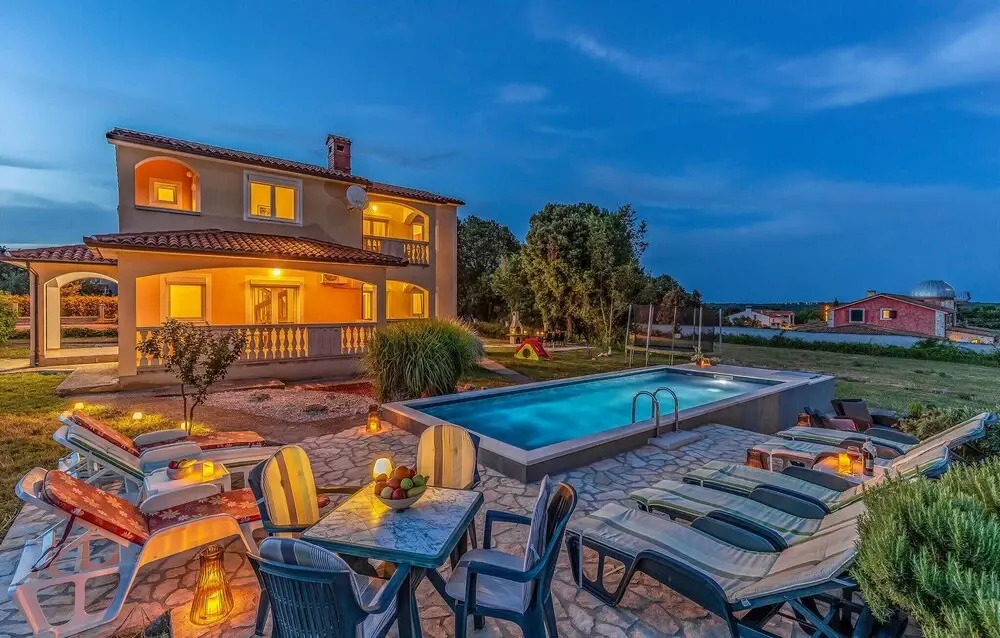 Beautiful Home in Valtura With 4 Bedrooms, Wifi and Outdoor Swimming Pool