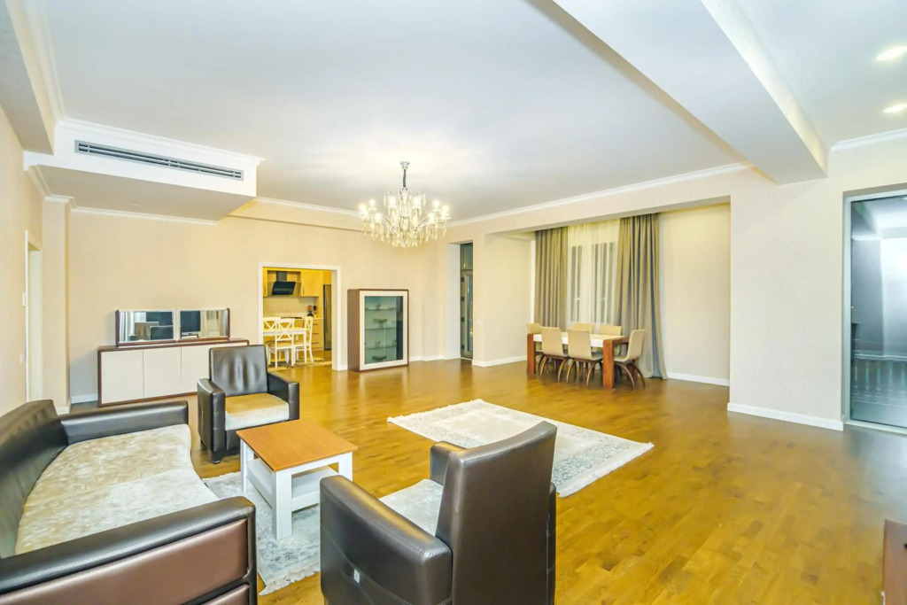 VIP Apartment in Buta palace 703