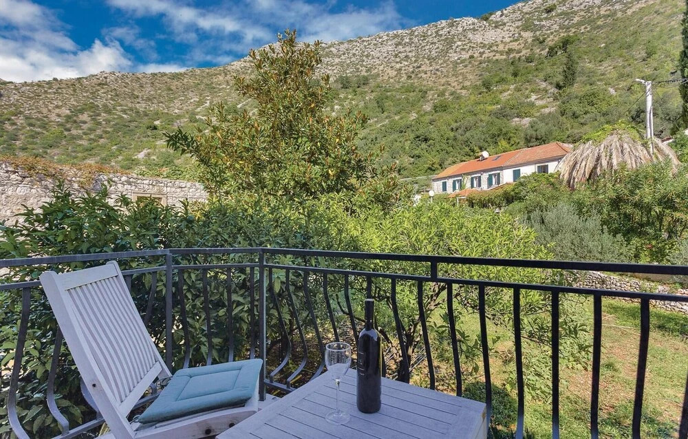 Stunning Home in Zaton Mali With Wifi and 5 Bedrooms