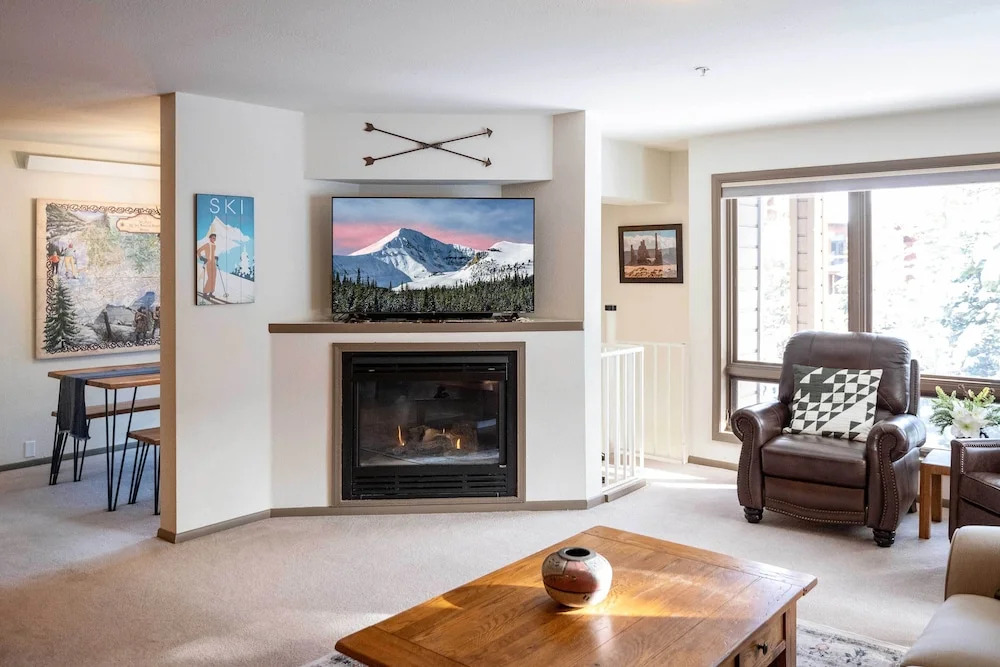 Steps to Ski Lifts - Condo w/ Walk-out Patio!