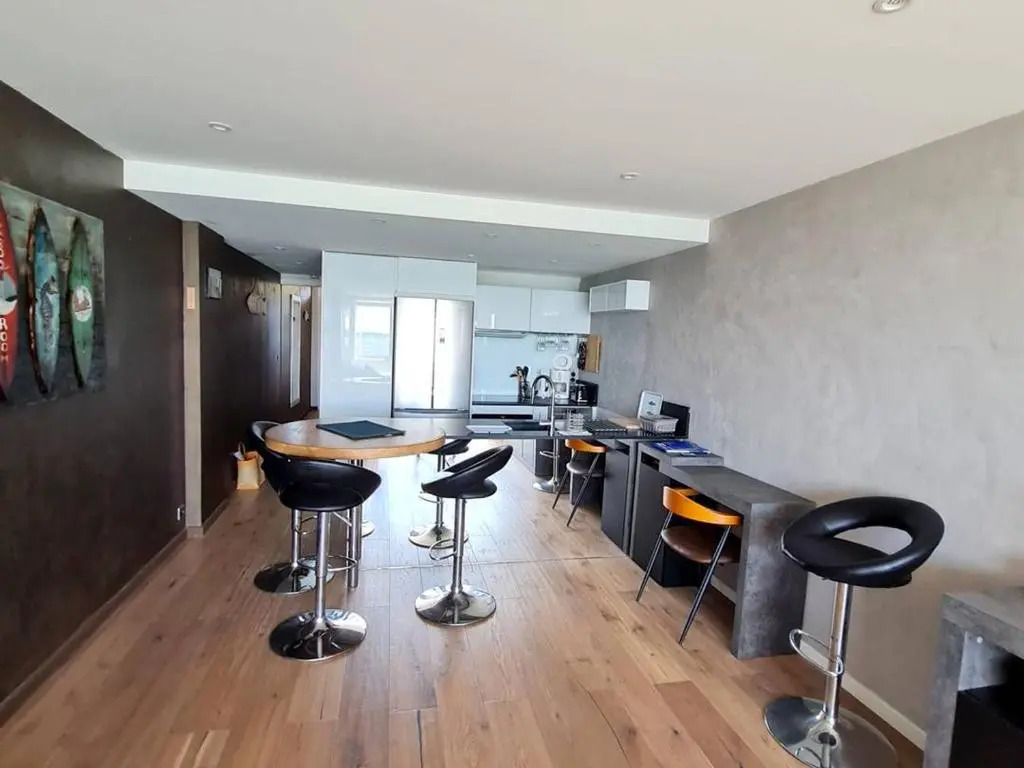Appartement Le Brusc, 2 pièces, 4 personnes - FR-1-316-258