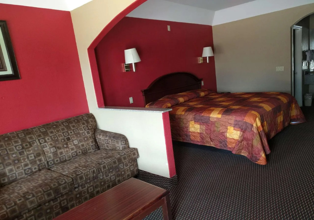 Regency Inn and Suites Galena Park