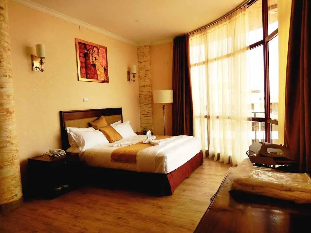 Naky Hotel
