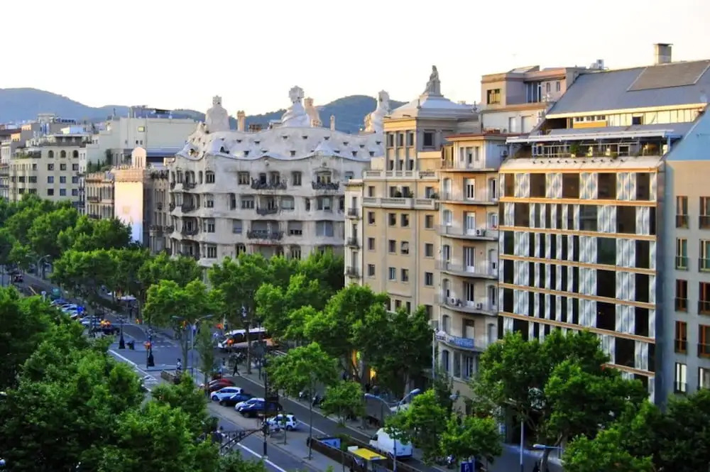 Pau Claris - Design apt next to Paseo de Gracia