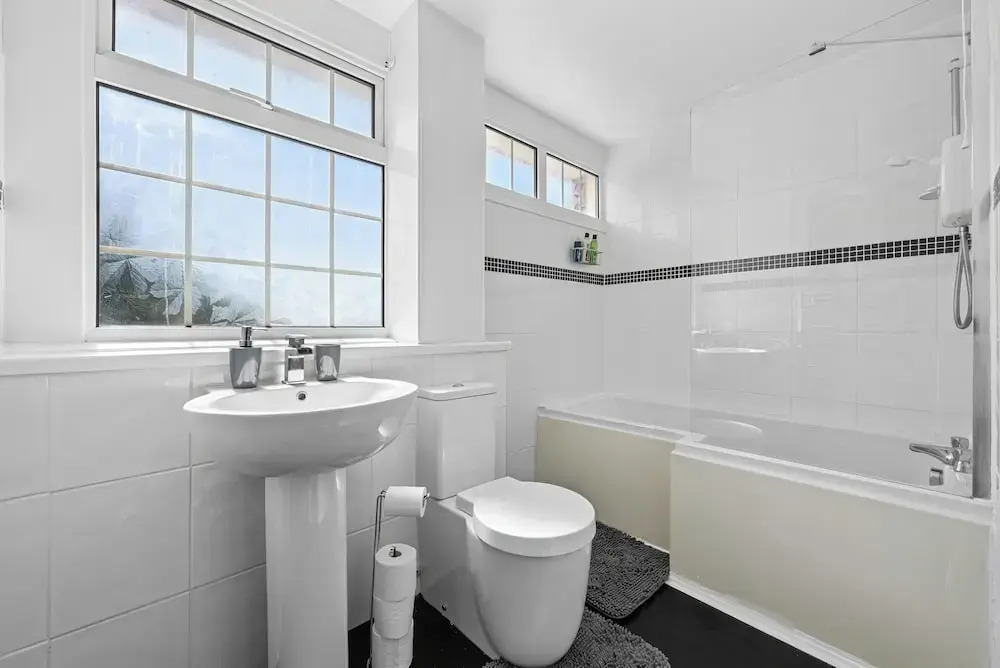 Cozy 3 bedroom house near hospital