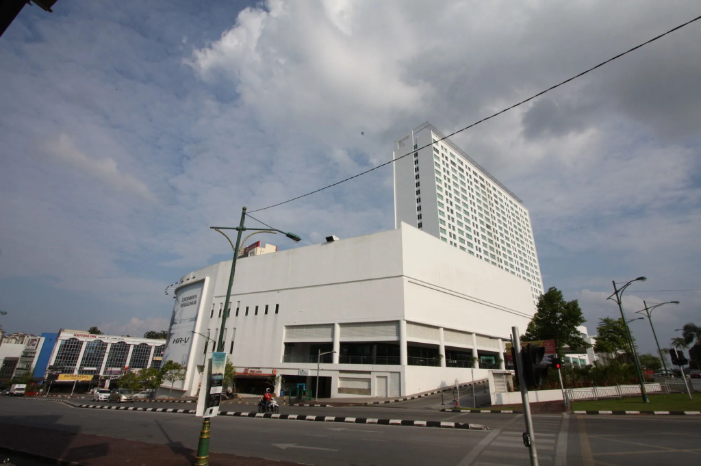 Place2Stay - Opposite Hilton