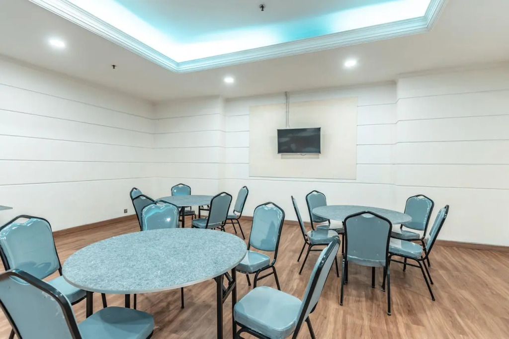 Super OYO Townhouse 2 Hotel Gunung Sahari