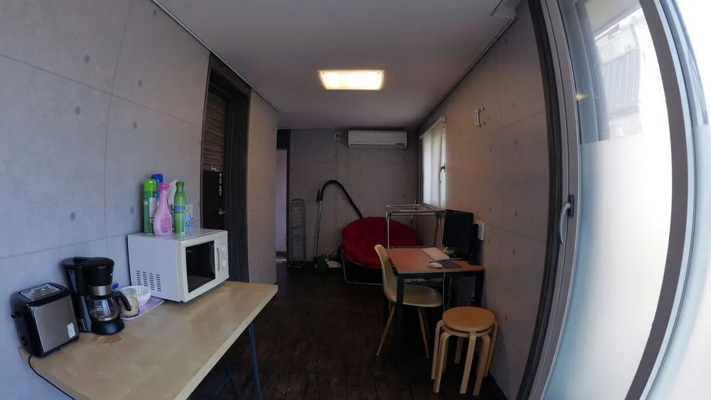 HI Guest House - Hostel
