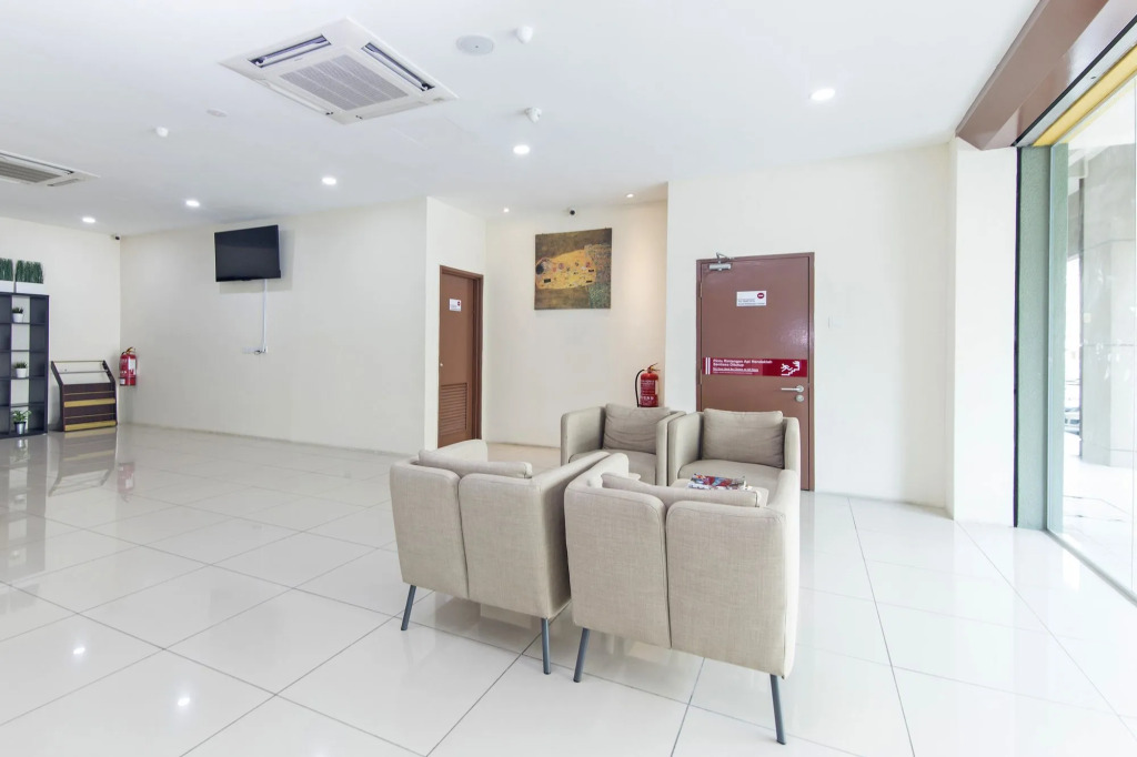 Super OYO 326 Tc Hotel
