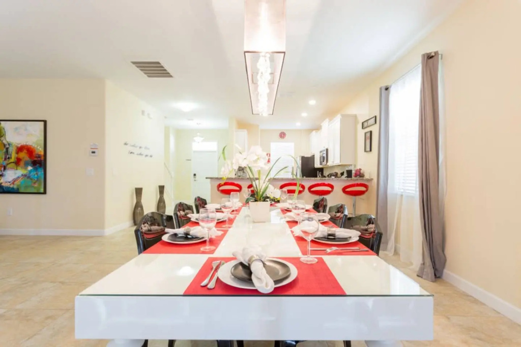 Amazing 5 bedroom home - Champions Gate Resort