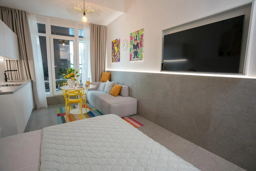 Twin studio apartments in the center near Most City