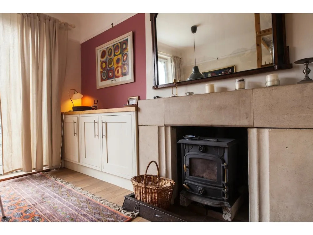 Unique & Beautiful Home for 8 in East Putney