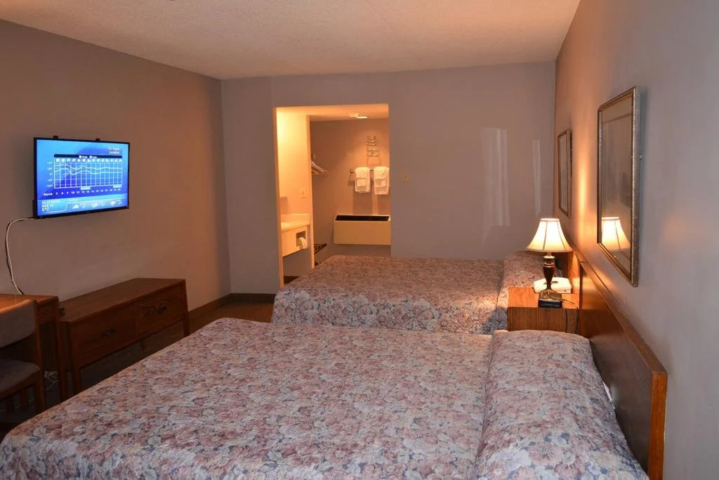 Strathroy Motor Inn