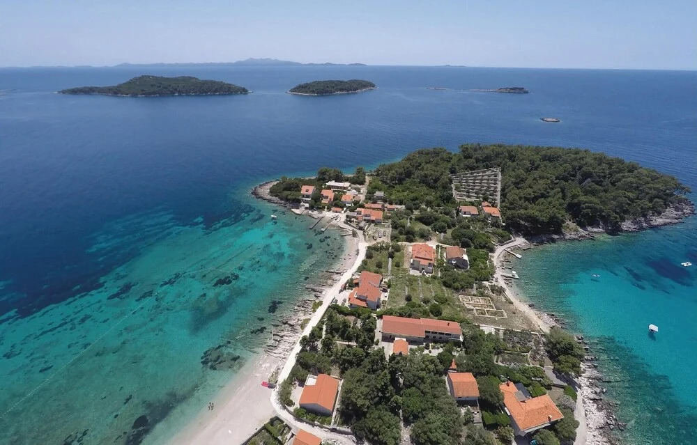 Awesome Home in Blato With Wifi and 6 Bedrooms