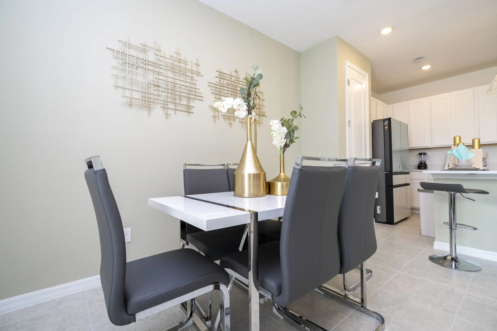 Cozy 3Bd Close to Disney at Enclaves 983
