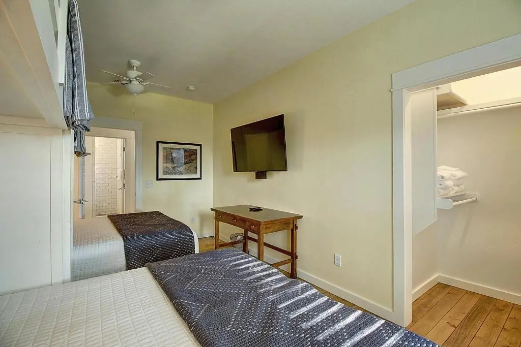 Moon Song 515 Wac 3 Bedroom Condo by Redawning