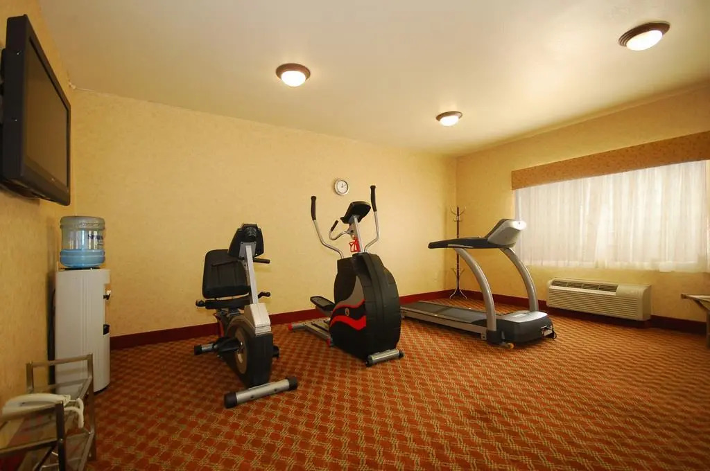 Best Western Inn & Suites - Henrietta