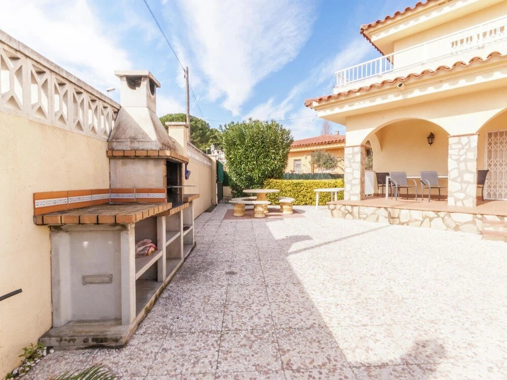 Alluring Villa in L'escala With Private Swimming Pool