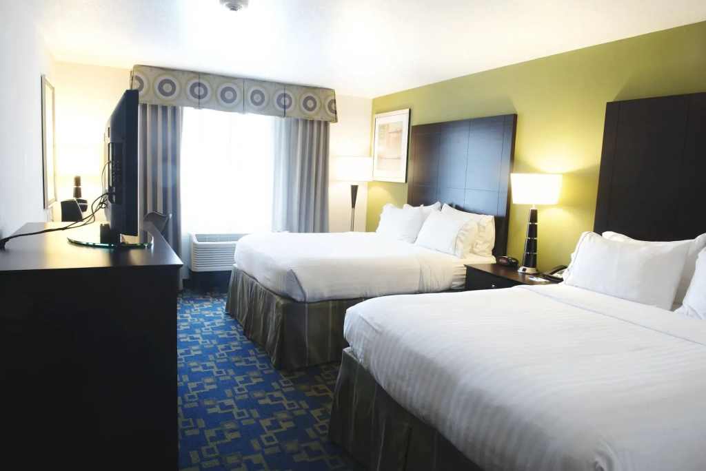 Holiday Inn Express and Suites Urbandale Des Moines by IHG