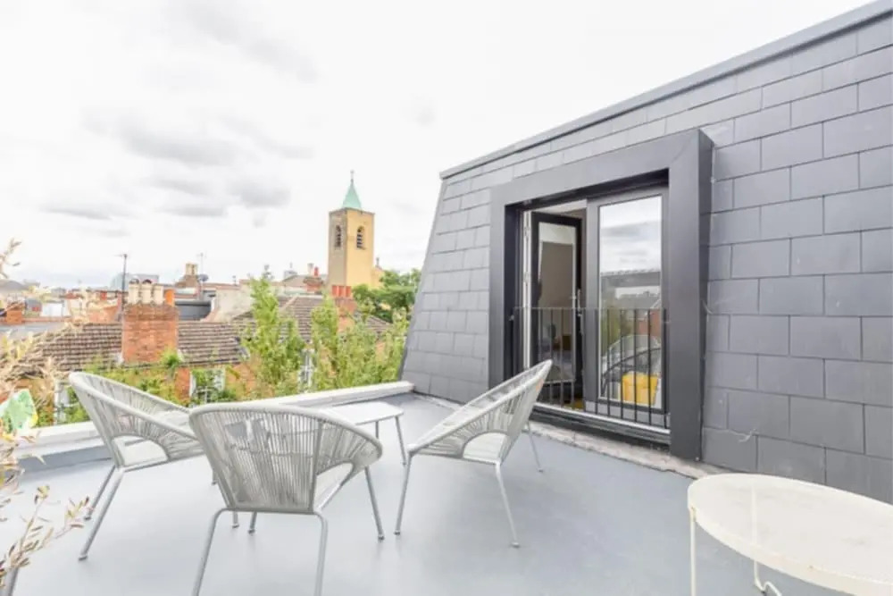 The Imperial Wharf Retreat - Modern 3BDR in Fulham with Rooftop Terrace