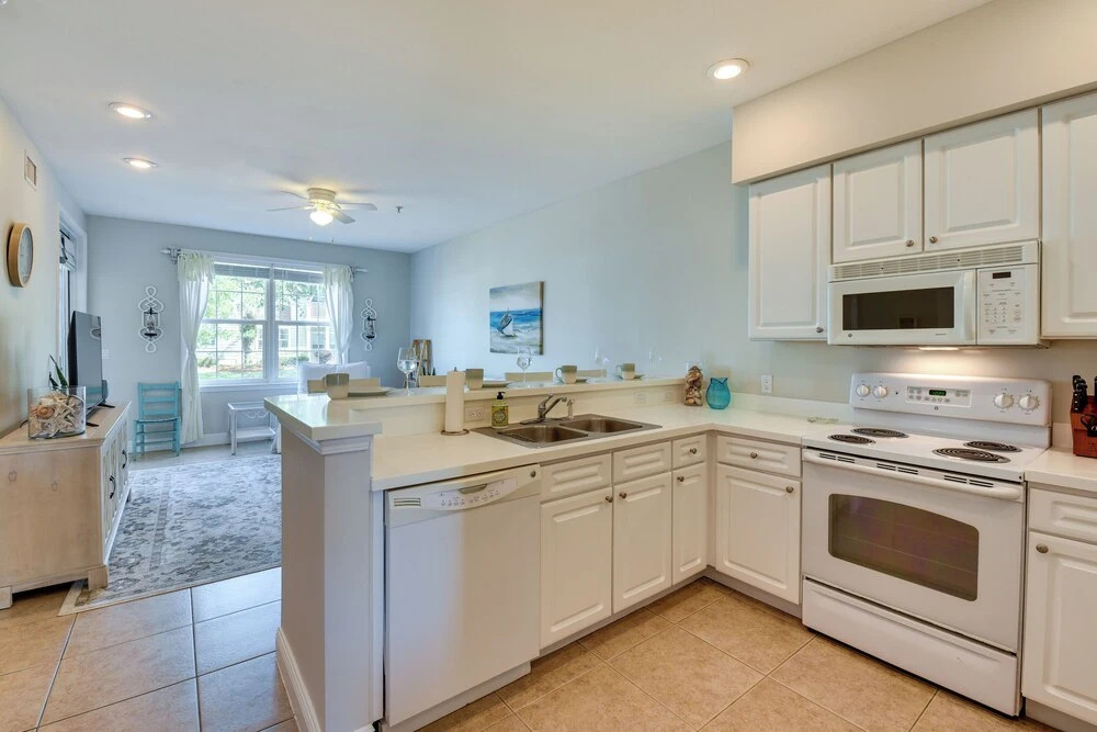 Santa Rosa Beach Condo w/ Patio < 1 Mi to Beach!