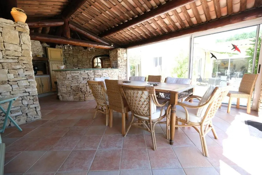 Très Agréable Location de Vacances Avec Piscine Privée Dans Le Luberon, Située En Campagne de Gargas, Proche de Roussillon, 8 Personnes, Ls2-15 Lou Classi