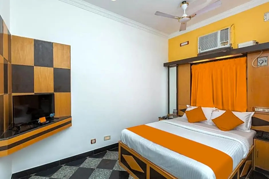 FabExpress Sun Park Inn