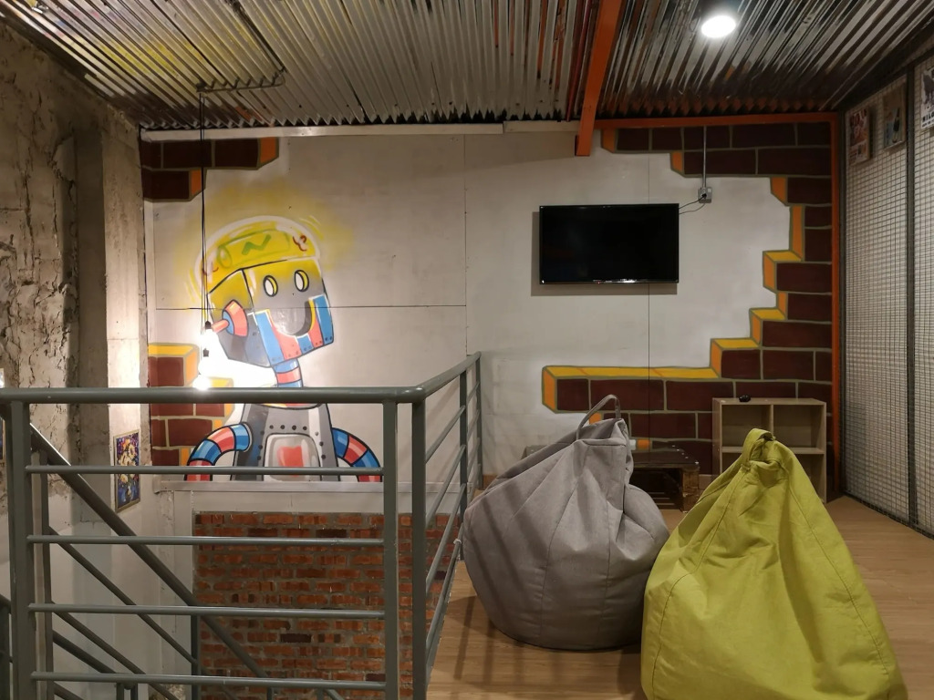 Iron Inn - Hostel