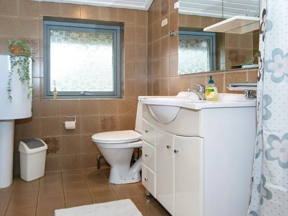 6 person holiday home in Hejls